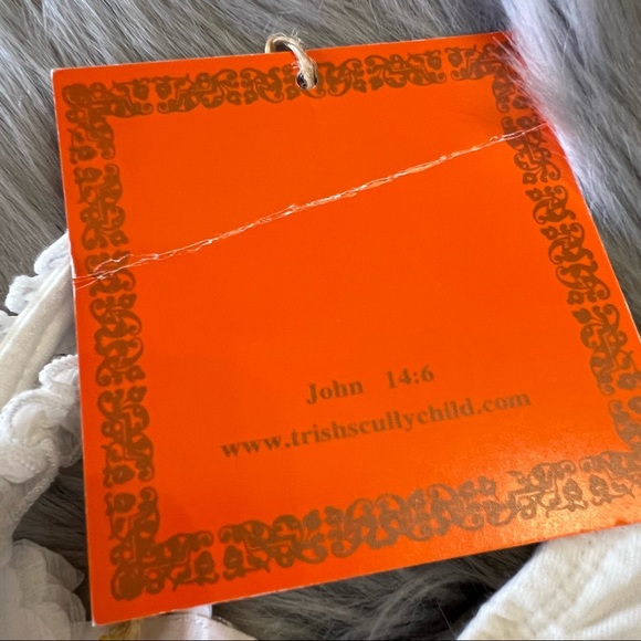 NWT Trish Scully off white sleeveless top with flower detail - Picture 7 of 9